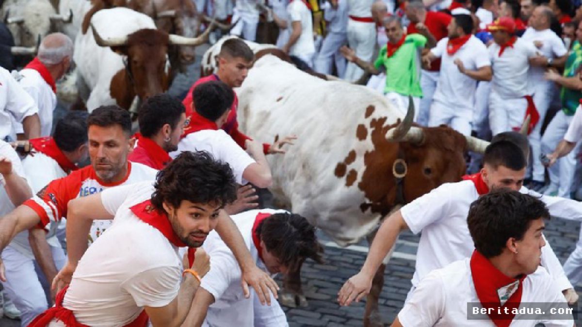 Pamplona, Spanyol — Festival San Fermin 2026 Kembali Hebohkan Pamplona