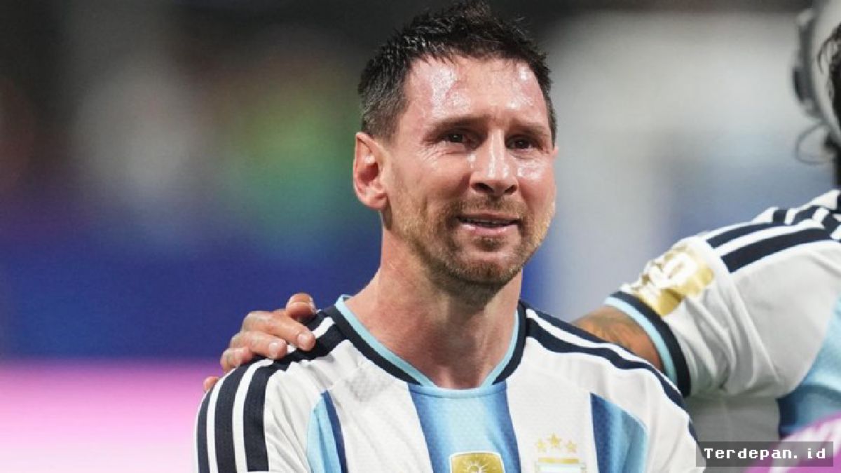 BARCELONA — Messi Hadapi Patah Fibula dan Terapi Hormon Saat Muda