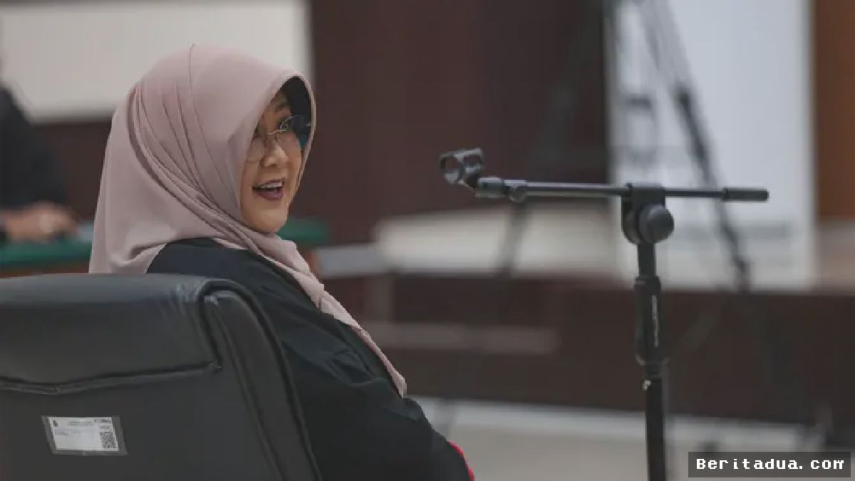 Jakarta — Dokter Tifa Didakwa Sebarkan Tuduhan Ijazah Palsu ke Jokowi