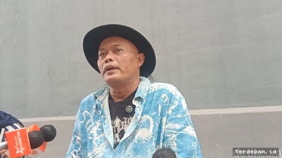 Sule Akui Adzam Ditegur Emak-emak Saat Nonton Tari Kecak di Bali