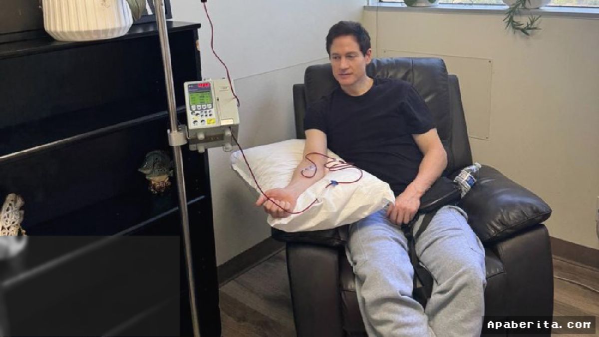 BRYAN JOHNSON — Miliarder Pemburu Hidup Abadi Idap Autoimmune Gastritis