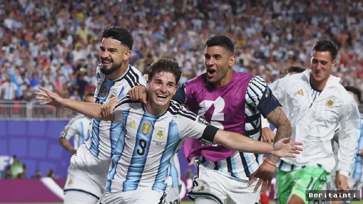 Argentina Tundukkan Swiss 3-1, Julian Alvarez Jadi Bintang dengan Selebrasi Epik