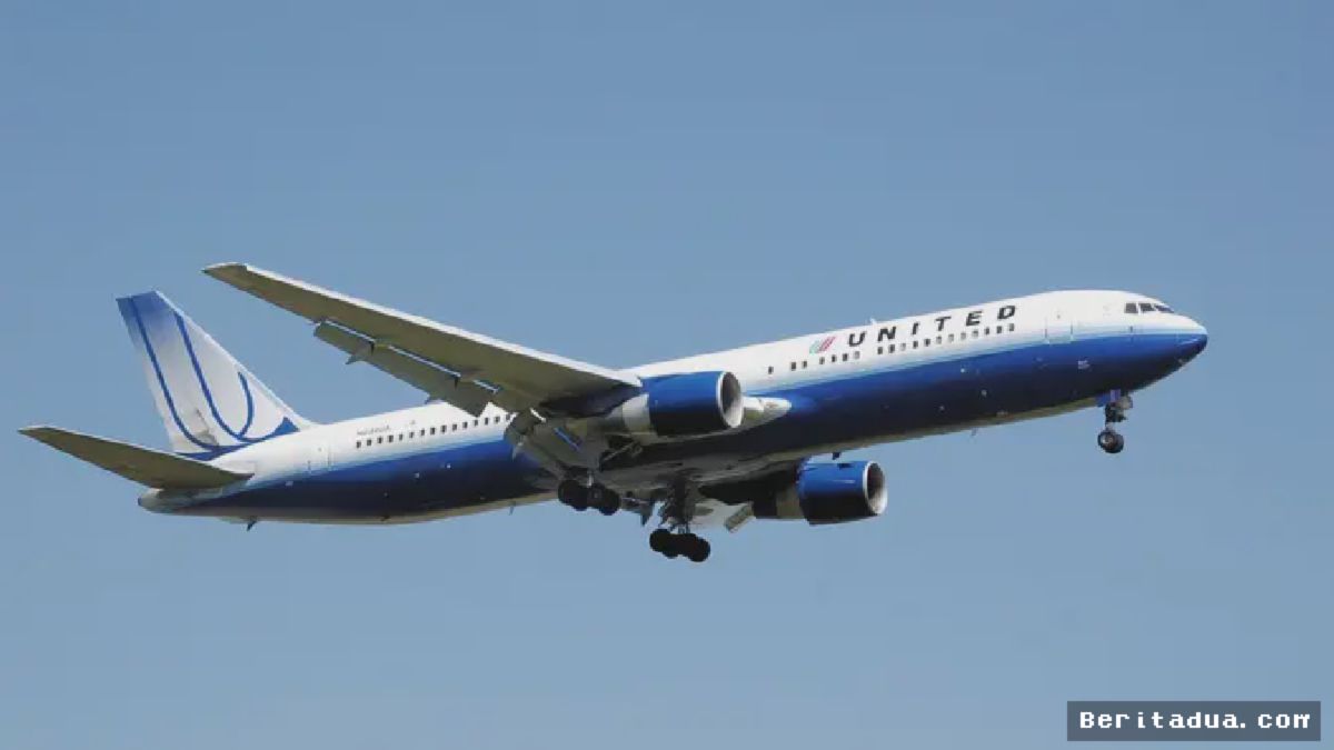 Kinerja United Airlines Terseret Turbulensi Operasional dan Keluhan Layanan