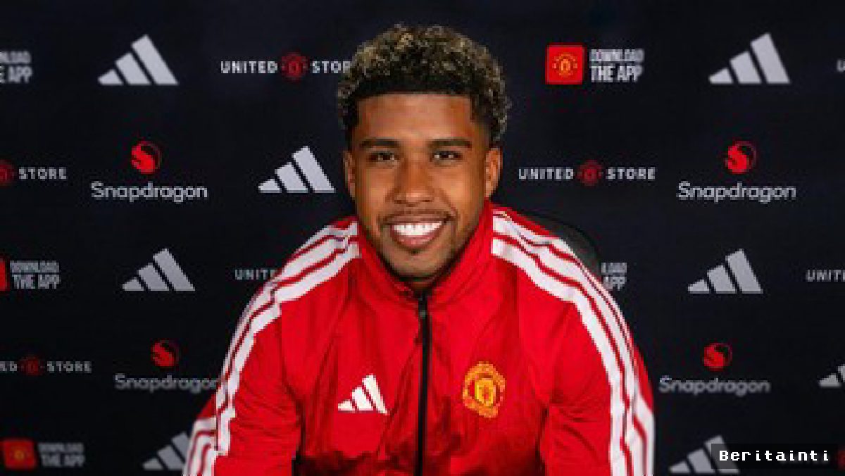 Manchester United Resmikan Transfer Andrey Santos dari Chelsea