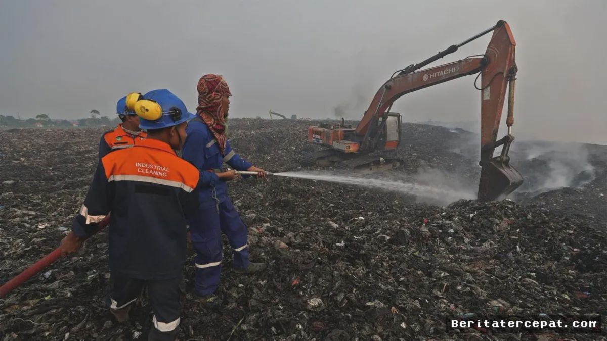 Satgas Gabungan Padamkan Kebakaran TPA Jatiwaringin, Operasi Modifikasi Cuaca Tertunda