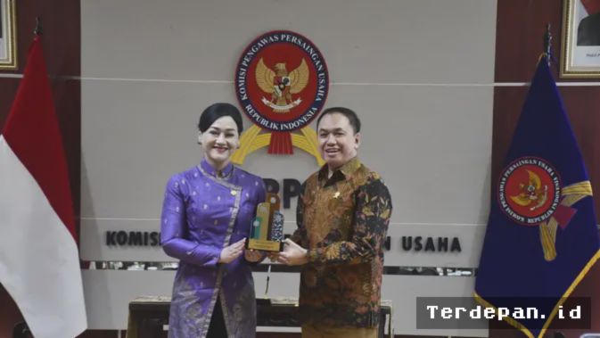 KPPU dan OJK Perkuat Sinergi, Teken MoU Jamin Kesetaraan Kompetisi di Sektor Keuangan