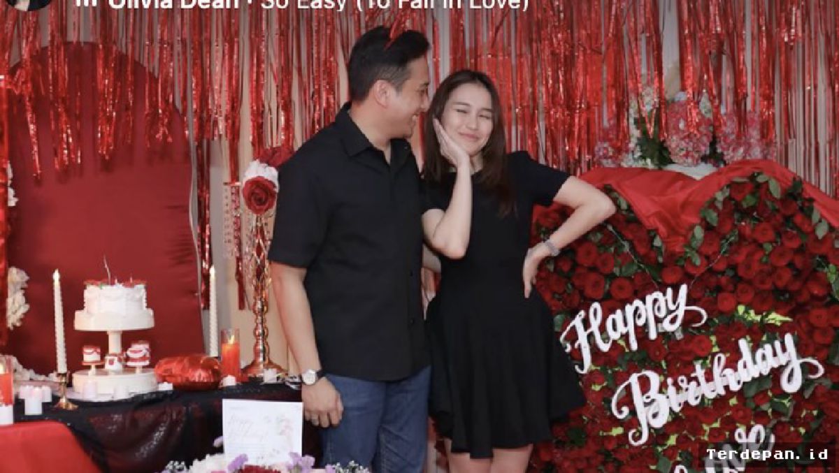 Jakarta — Publik Doakan Hubungan Ayu Ting Ting dan Kevin Langgeng