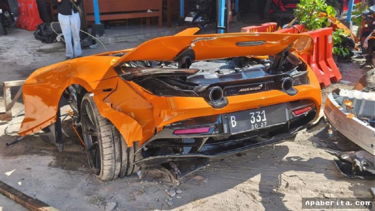 Sukoharjo: McLaren Terbelah Dua, Pelat Nomor Terdaftar untuk Ferrari