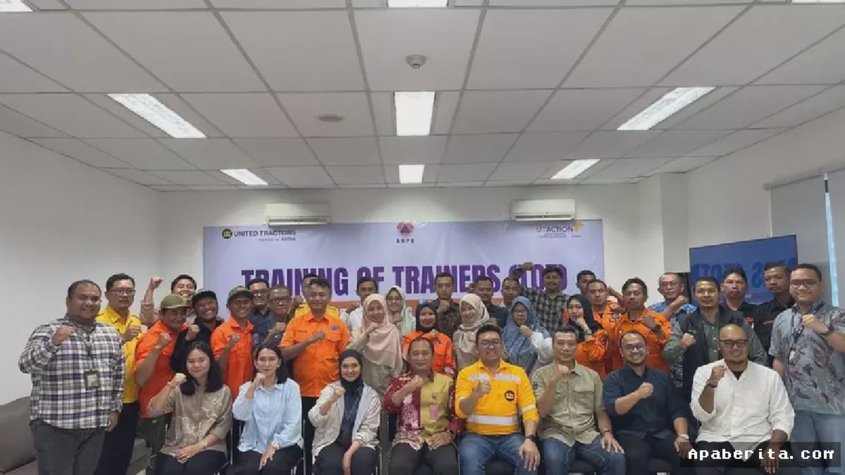SURABAYA — PT United Tractors Tbk Gelar ToT Kampung Tangguh Bencana Bersama BNPB