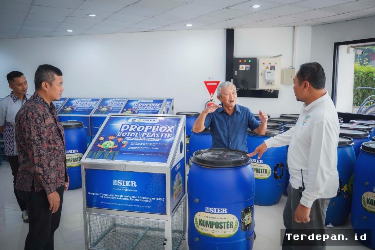 SURABAYA — SIER Salurkan Puluhan Komposter ke 12 Kampung untuk Wujudkan Zero Waste