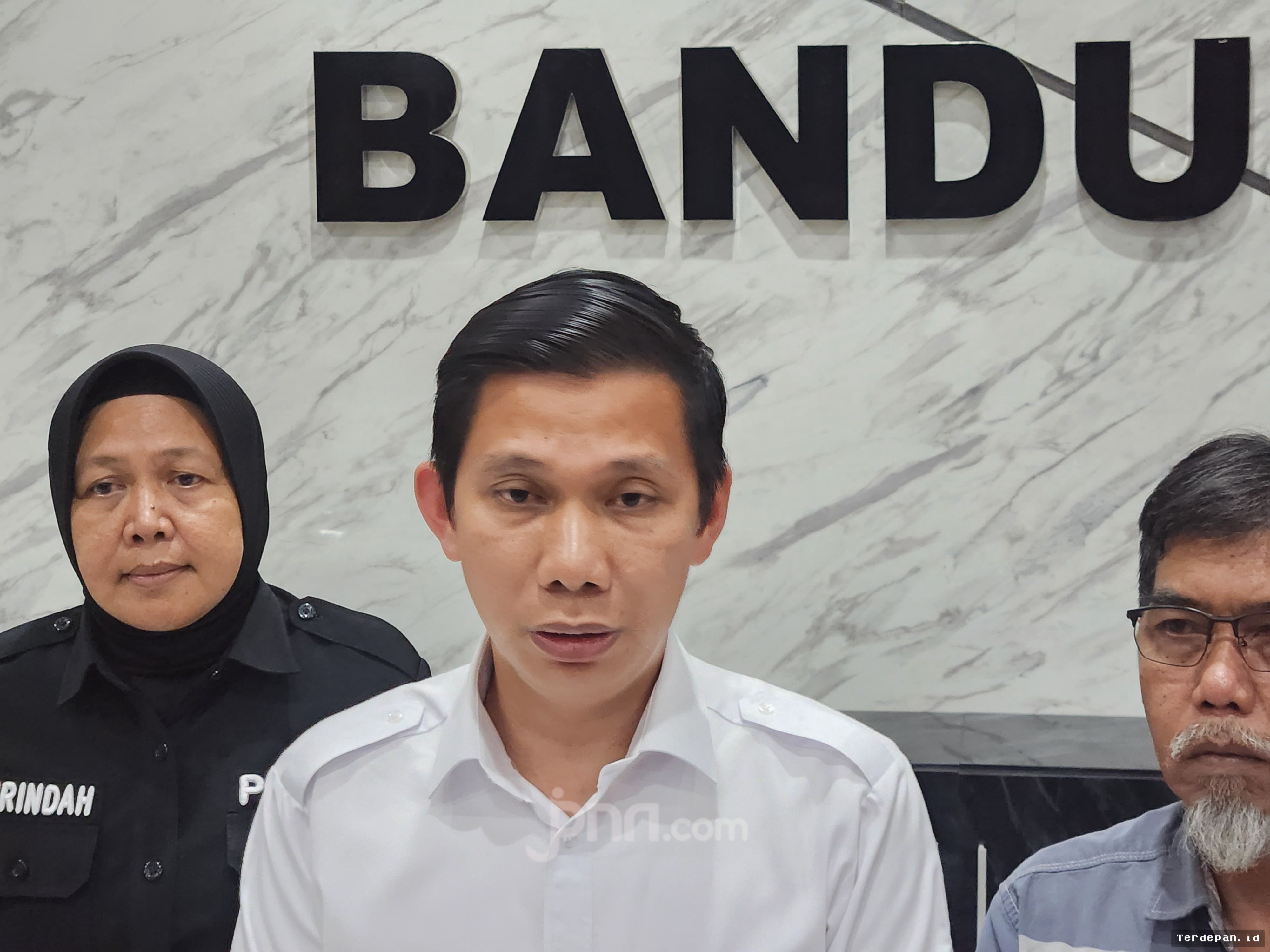 BANDUNG — Juru Parkir Tewas Dihantam Batu, Tersinggung Ajakan Berkelahi