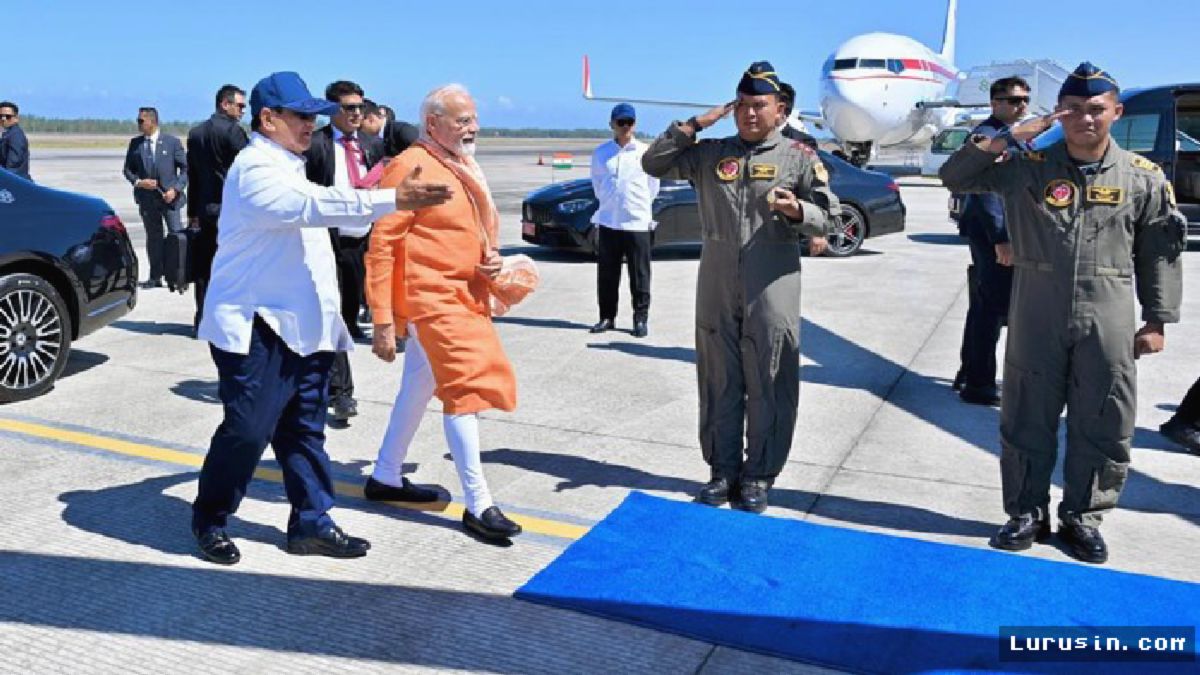 Yogyakarta — Prabowo dan PM India Modi Kunjungi Prambanan via Helikopter