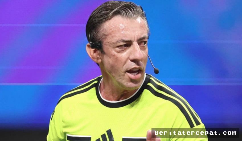 ZURICH, BERITATERCEPAT.COM  — Federasi Sepak Bola Dunia (FIFA) akhirnya angkat bicara secara resmi menanggapi pernyataan kontroversial Presiden Amerika Serikat, Donald Trump, yang mempertanyakan integritas wasit asal Brasil, Raphael Claus. Dalam sebuah pernyataan tegas, FIFA menegaskan bahwa seluruh proses penunjukan dan pengawasan wasit untuk gelaran akbar Piala Dunia 2026 berjalan tanpa cela dan bebas dari intervensi politik apa pun.