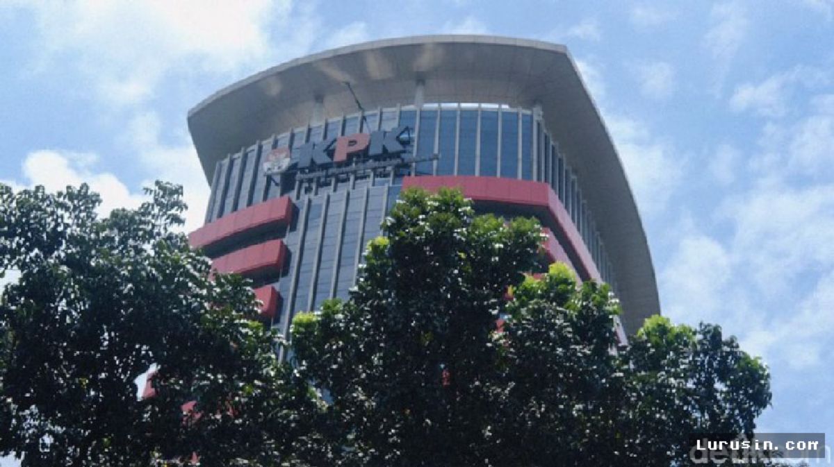 Menhut Laporkan Dugaan Gratifikasi Amplop Bupati Kuansing ke KPK