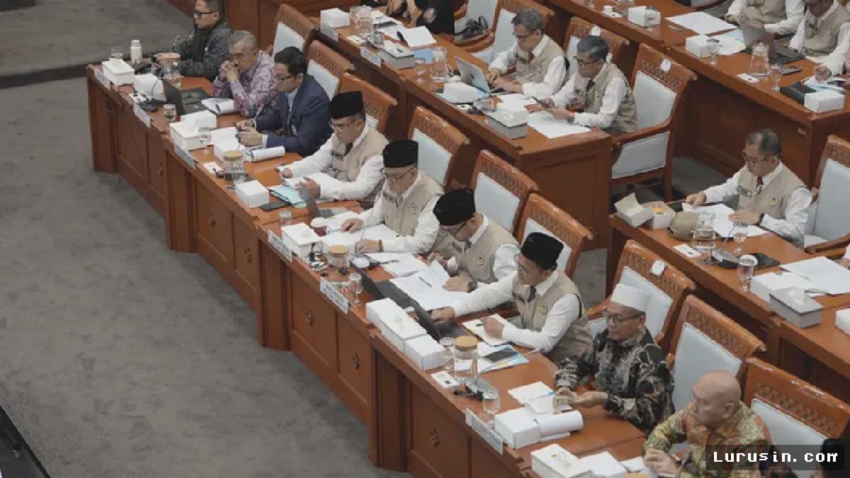 Menteri Irfan Yusuf Gelar Rapat Kerja Bahas Penyelenggaraan Haji dengan Komisi VIII