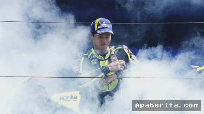 Apaberita.com  – Ai Ogura menorehkan sejarah manis di Sirkuit Assen, Belanda, dengan merebut kemenangan gemilang dalam balapan MotoGP Belanda yang berlangsung dramatis. Pembalap muda asal Jepang itu tampil dominan sejak lap pertama, memanfaatkan cuaca yang bersahabat dan setelan motor yang nyaris sempurna.