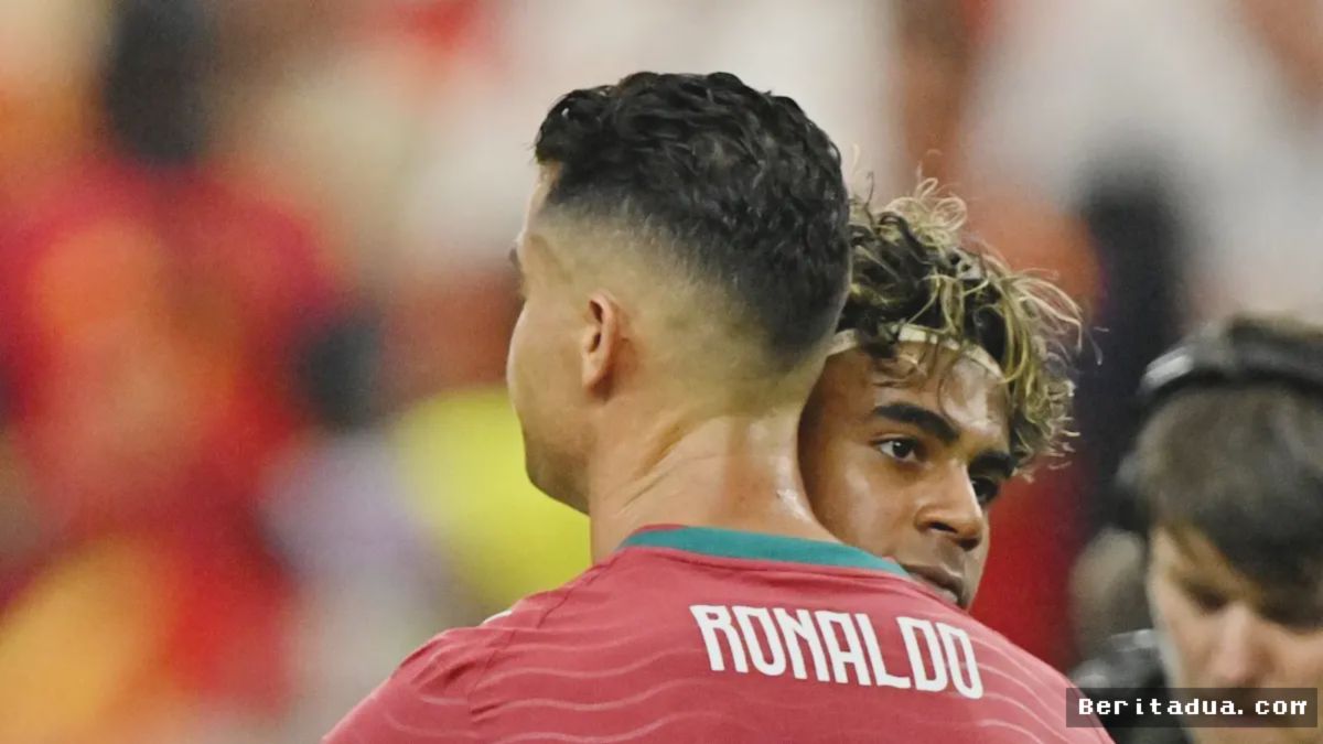 Lamine Yamal dan Ronaldo: Pelukan Simbol Estafet Generasi di Piala Dunia