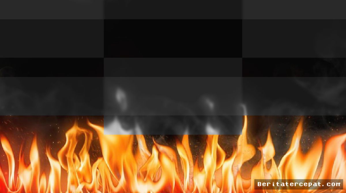 Bogor — Rumah Dua Lantai Terbakar Akibat Korsleting, Dua Penghuni Luka