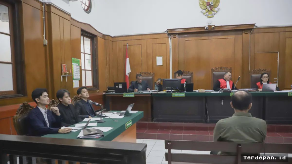 Surabaya — Mantan Karyawan Sebut Aliran Rp 12 Miliar ke Dharma Nyata Press
