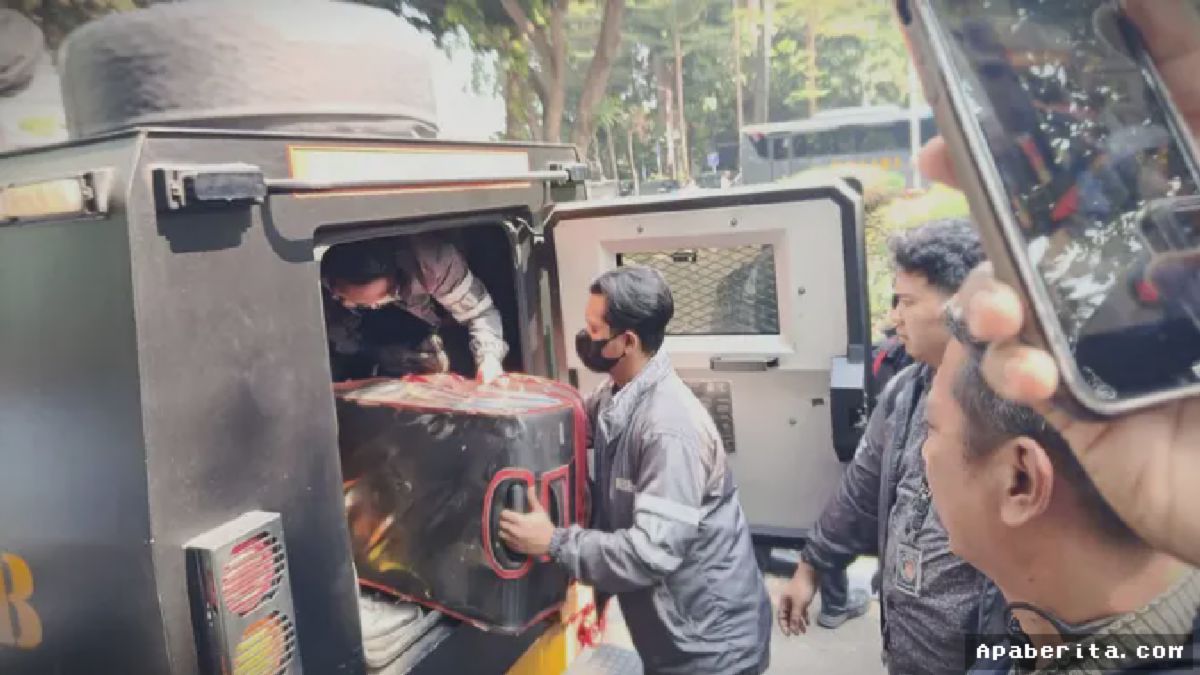 JAKARTA — Barang Bukti Kasus Besar Tiba di Ditreskrimsus Polda Metro