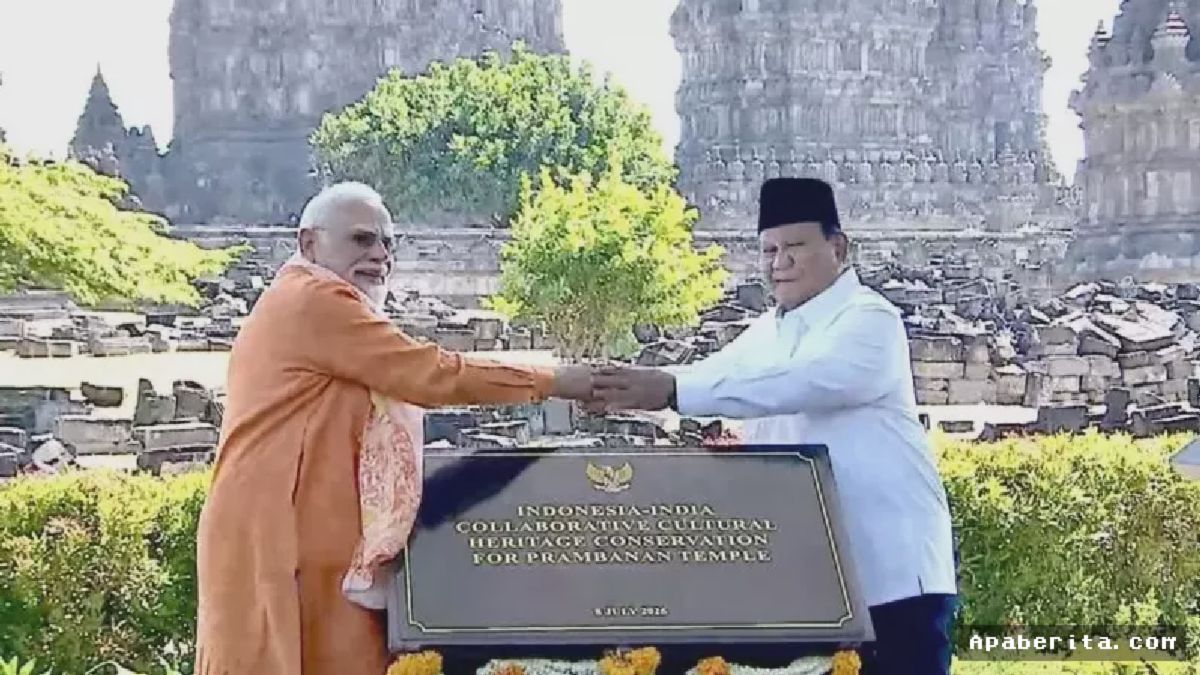 YOGYAKARTA — Prabowo dan Modi Nikmati Kemegahan Prambanan dari Helikopter