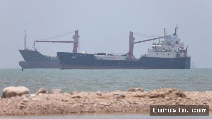 Jakarta  - Ketegangan di jalur pelayaran paling vital dunia kembali mencuat. Di tengah proses rumit pelaksanaan kesepakatan gencatan senjata antara Amerika Serikat (AS) dan Iran, insiden serius terjadi di perairan yang memisahkan Teluk Persia dengan Teluk Oman. Sebuah aksi militer yang berpotensi mengganggu stabilitas kawasan dan pasokan energi global dilaporkan terjadi pada awal pekan ini.
