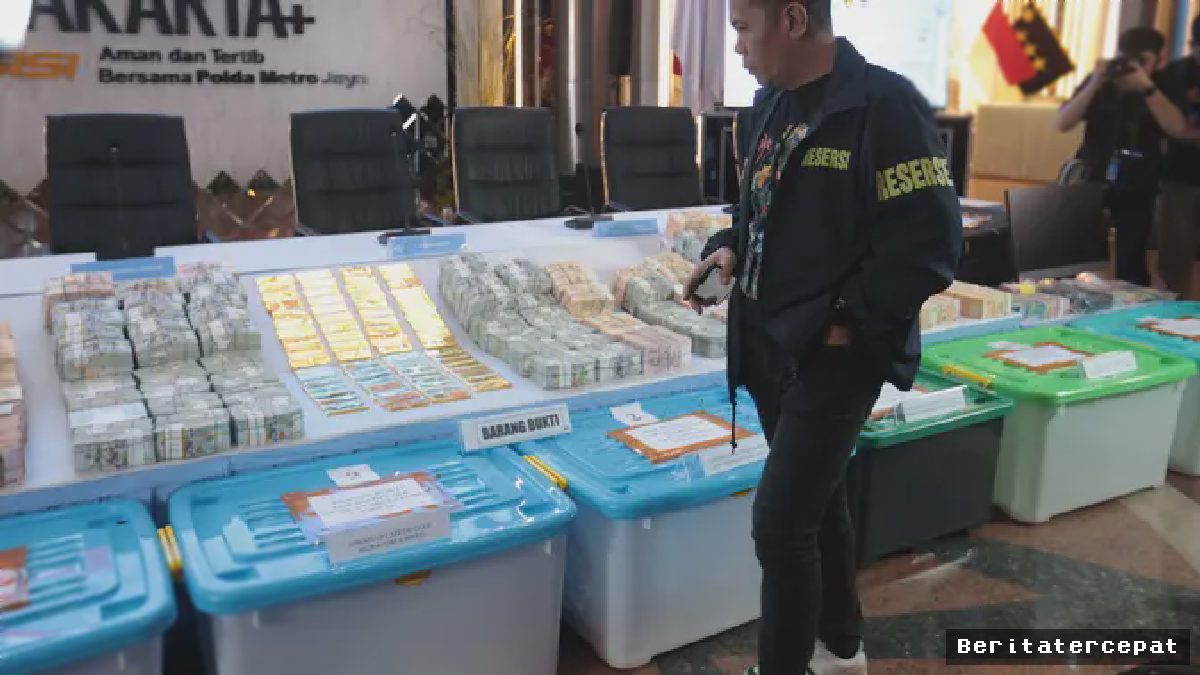 Polda Metro Sita Ratusan Miliar Rupiah dan 74 Kg Emas