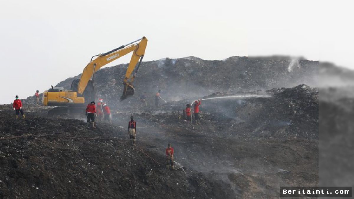 Tangerang — Pemadaman Kebakaran TPA Jatiwaringin Capai 49 Persen di Hari Kesembilan