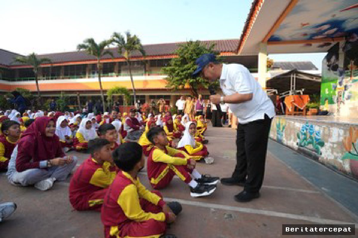 Mendikdasmen Turun Langsung Pulihkan Psikis Siswa SD Pascabom