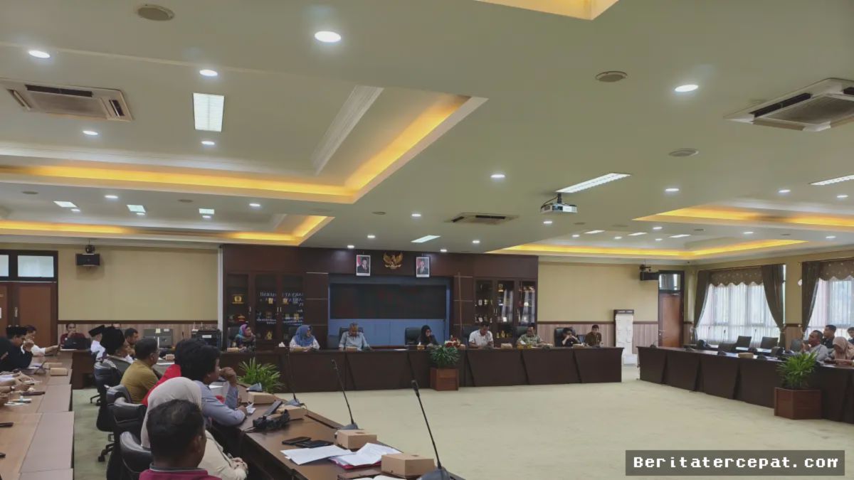 PONPES IBADURRAHMAN — Orang Tua Santri Desak Solusi, DPRD dan Kemenag Diminta Bertindak