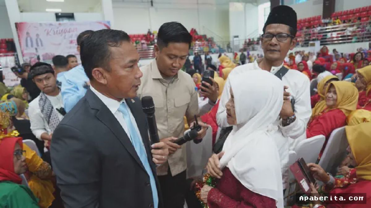 BEKASI — Menteri Wihaji Kunjungi Sekolah Lansia Perkuat Program Keluarga Produktif