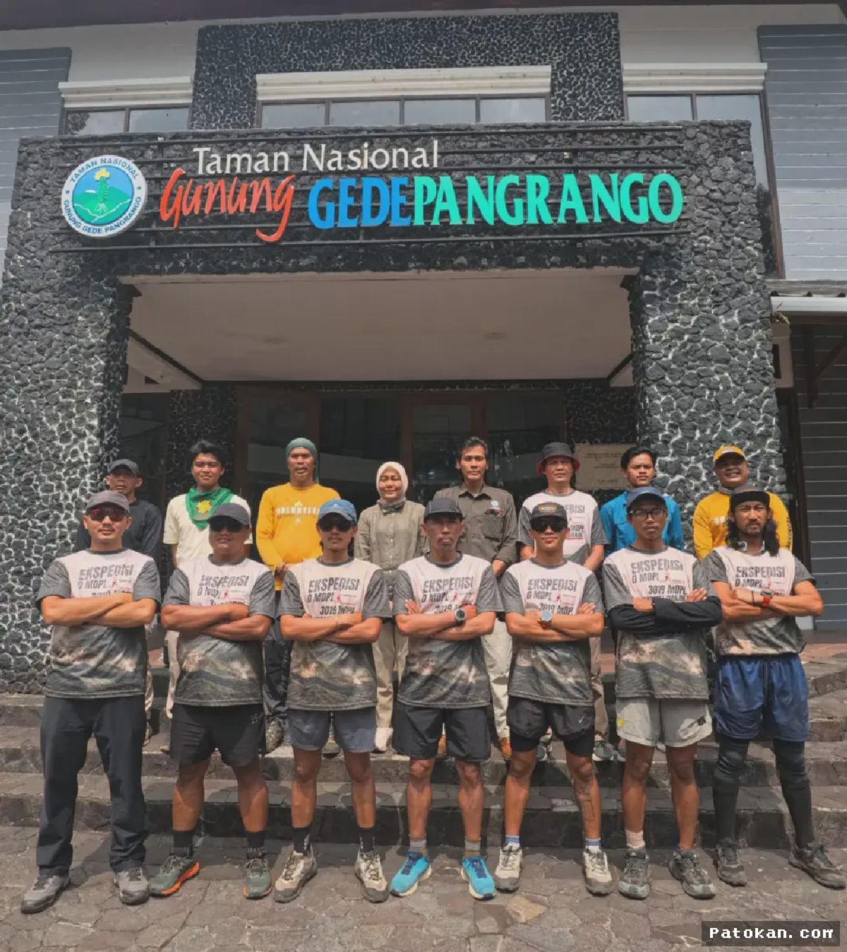 CIANJUR — Tujuh Atlet Tuntaskan Ekspedisi Lari 207 Kilometer Ke Pangrango