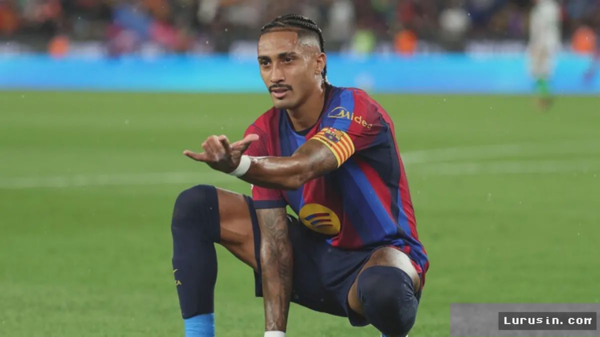 BARCELONA — Raphinha Cetak Hat-trick, Pembantaian Racing Santander 7-2
