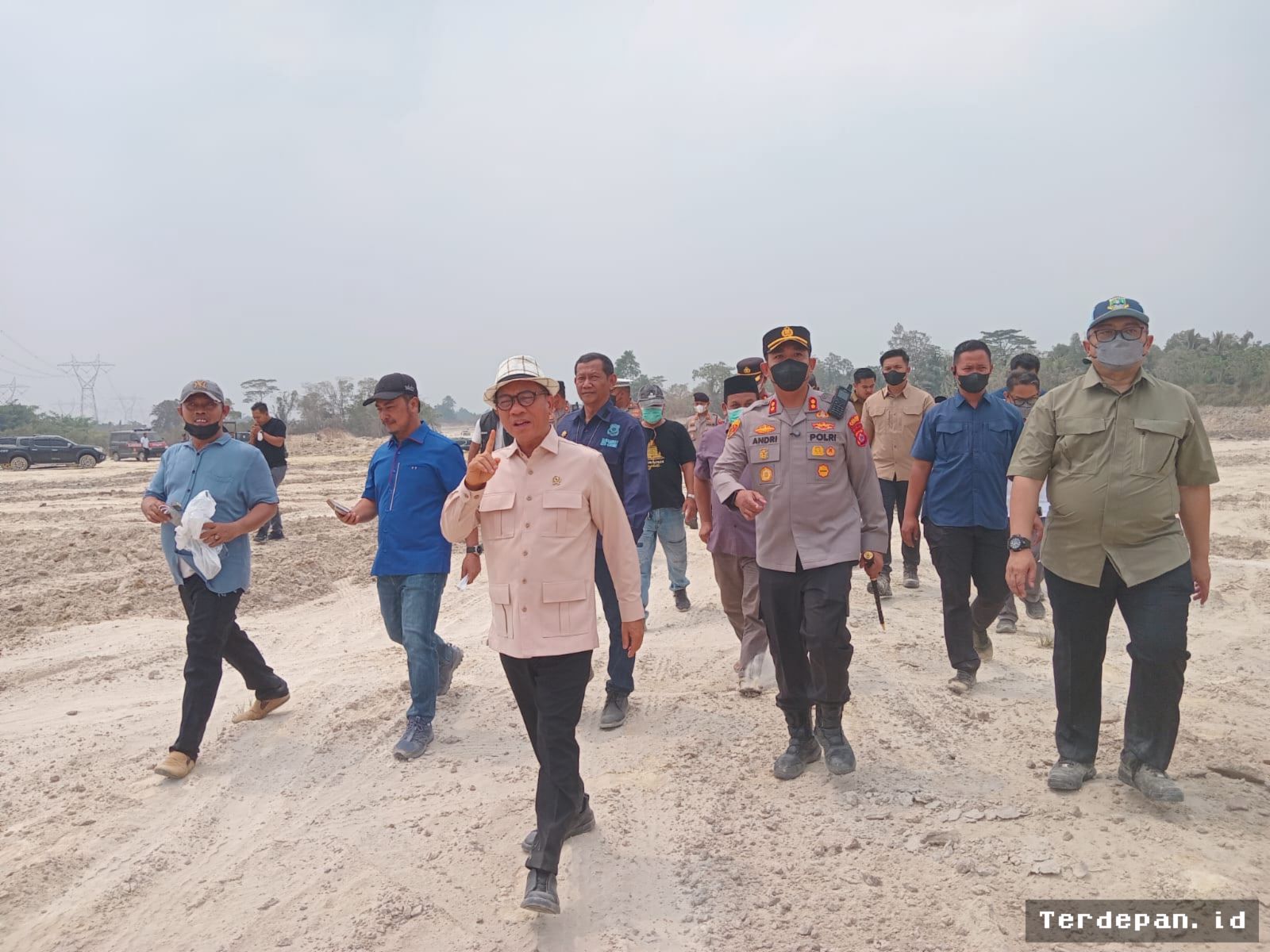 Mendes Yandri Susanto Pimpin Penutupan Tambang Ilegal di Serang
