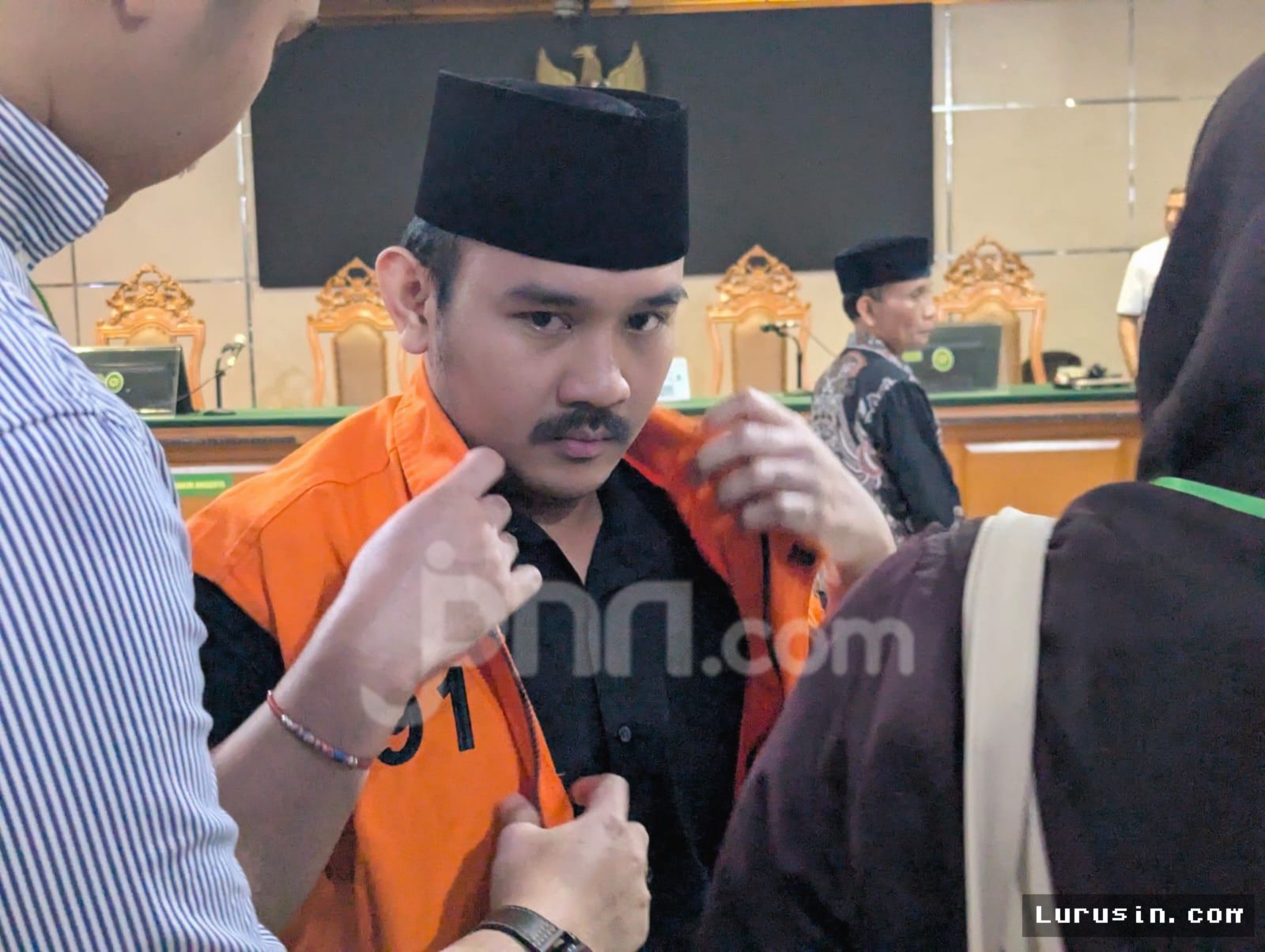 BANDUNG — Terima Suap Rp12,4 Miliar, Ade Kuswara Divonis 6 Tahun Penjara
