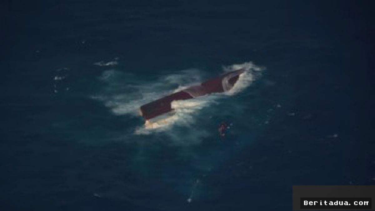 Basarnas Buka Opsi Tenggelamkan Bangkai KM Virgo di Laut Jawa
