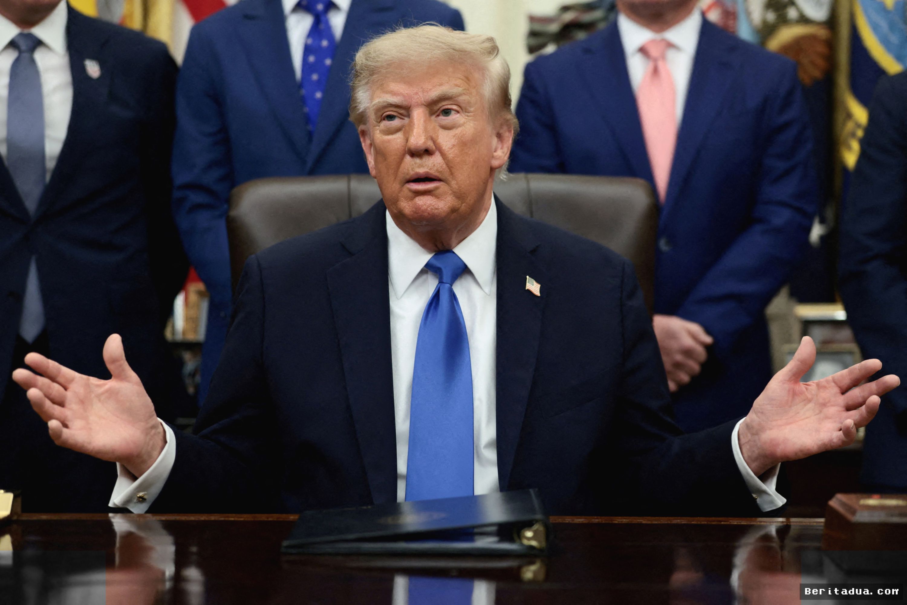 Trump Sebut Isu Kiamat AI Hoaks, Soroti Persaingan Teknologi Tiongkok