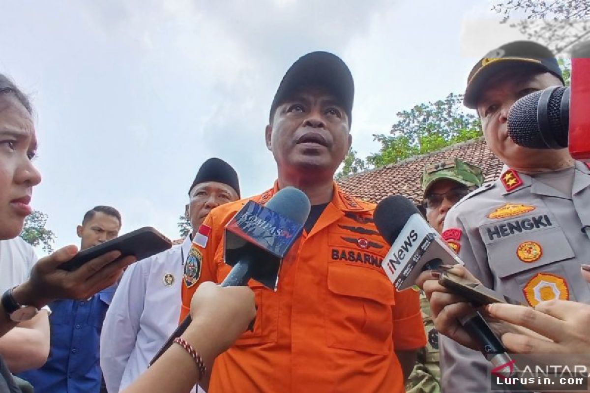 TNI AL Kerahkan Tiga Kapal Perang Cari Jurnalis Hilang di Laut