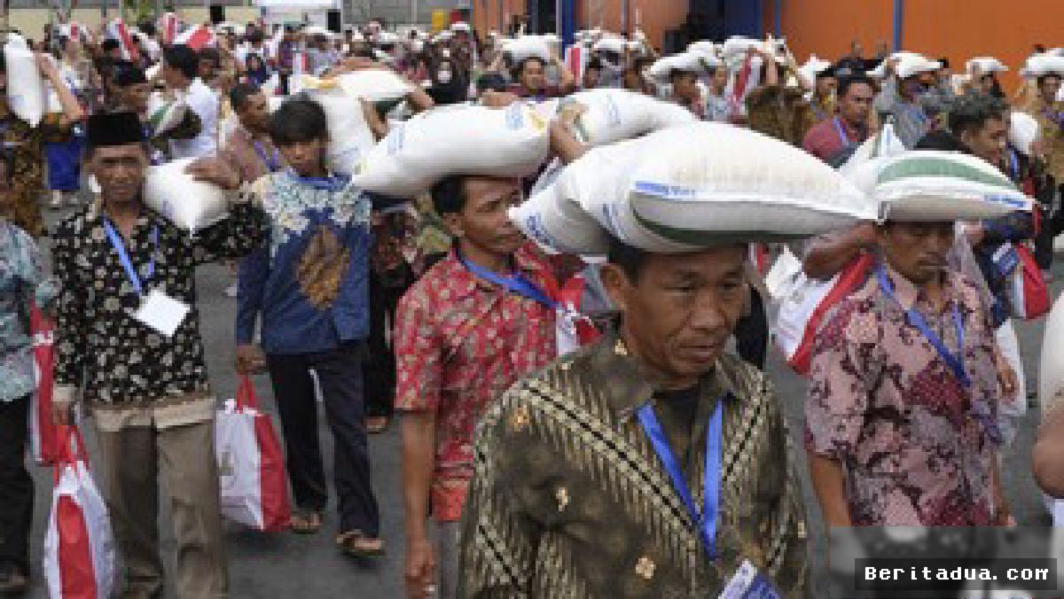 JAKARTA — Pemerintah Salurkan 30 Kg Beras untuk 33 Juta Warga