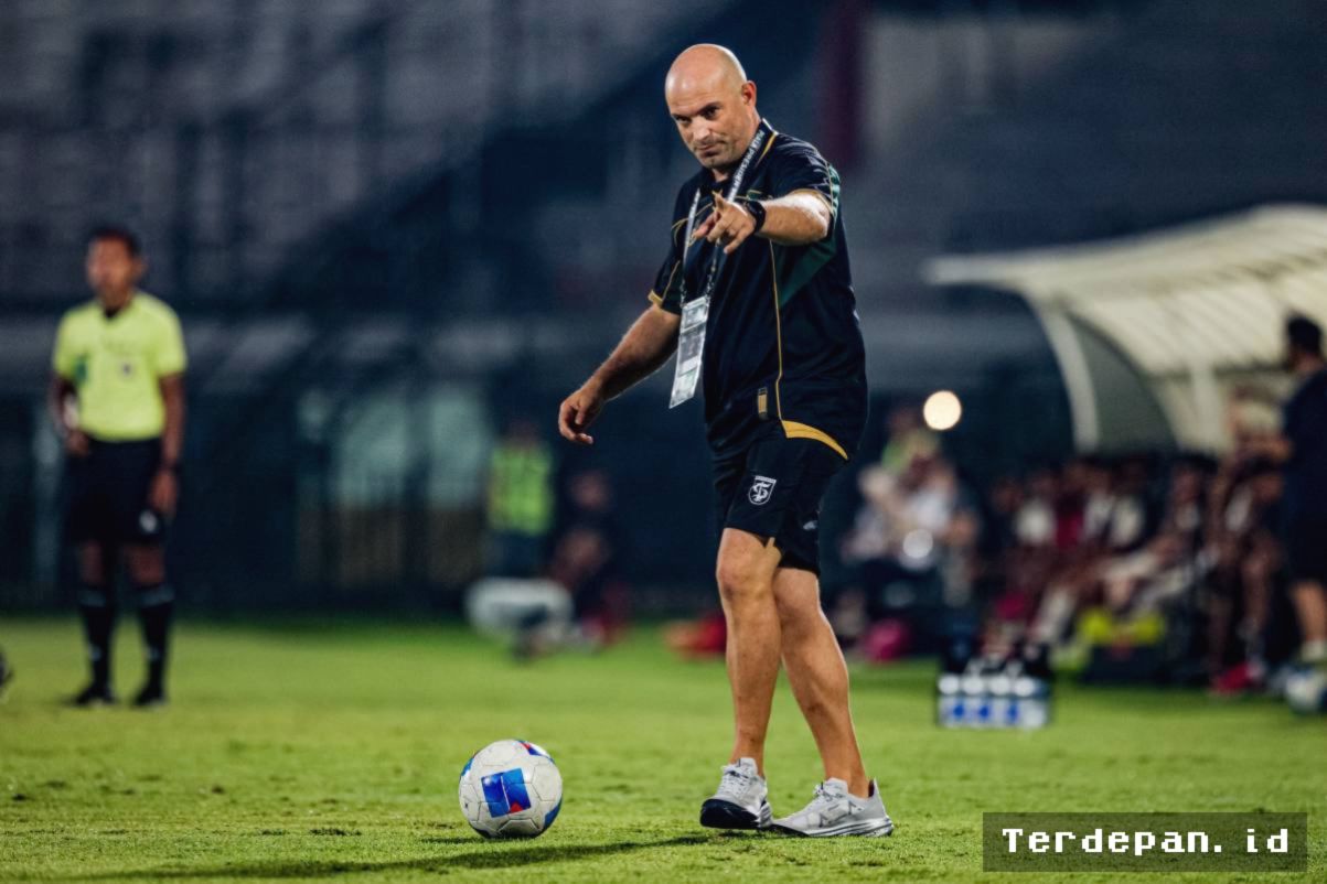 SURABAYA — Persebaya Raih Kemenangan Perdana Meski Bernardo Tavares Belum Puas