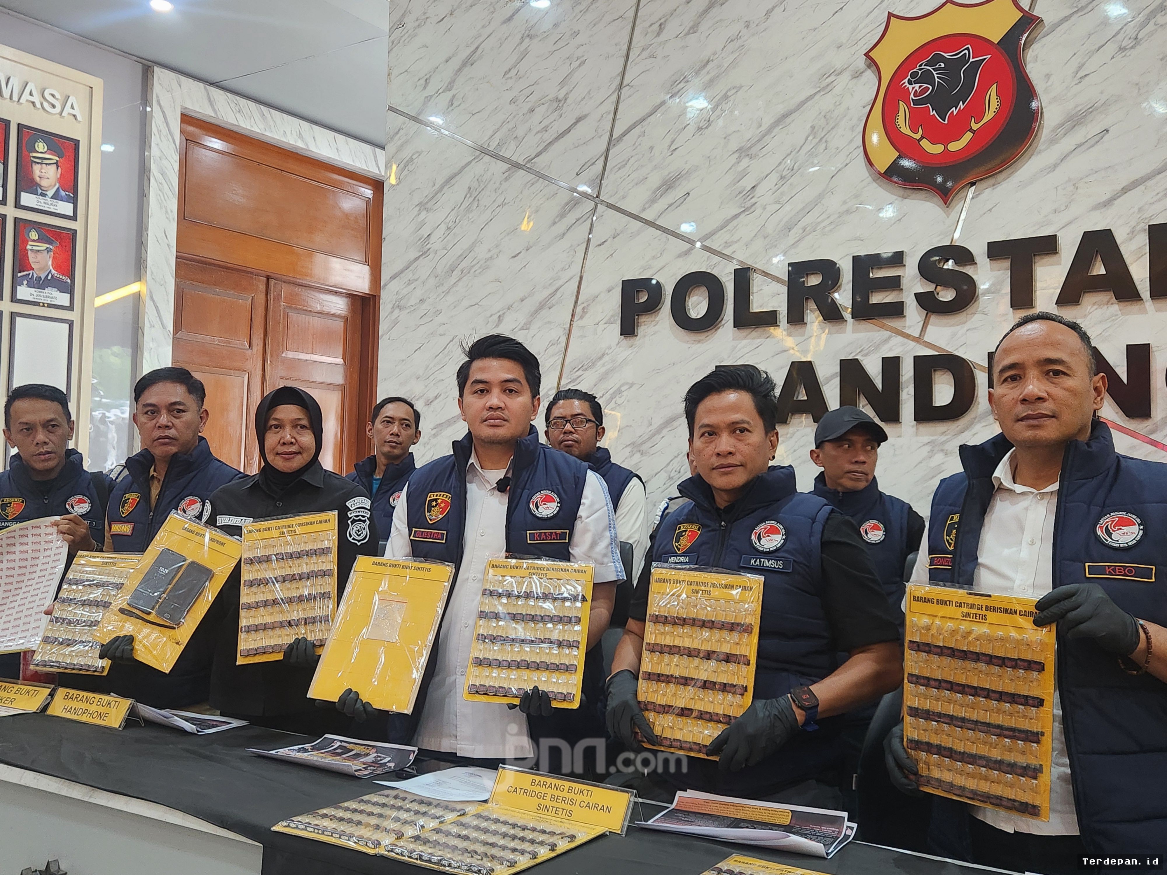 Polrestabes Bandung Bongkar Laboratorium Gelap Pembuat Liquid Vape Narkoba