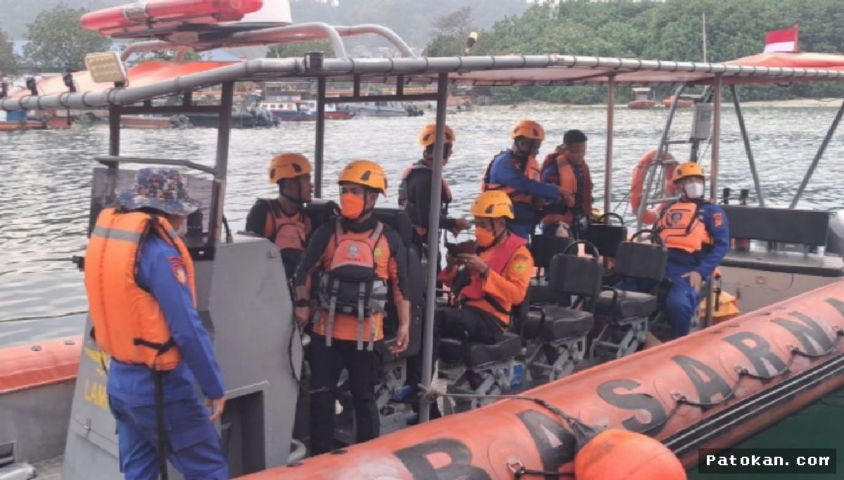 Selat Sunda — Tim SAR Perluas Pencarian Lima Jurnalis Hilang