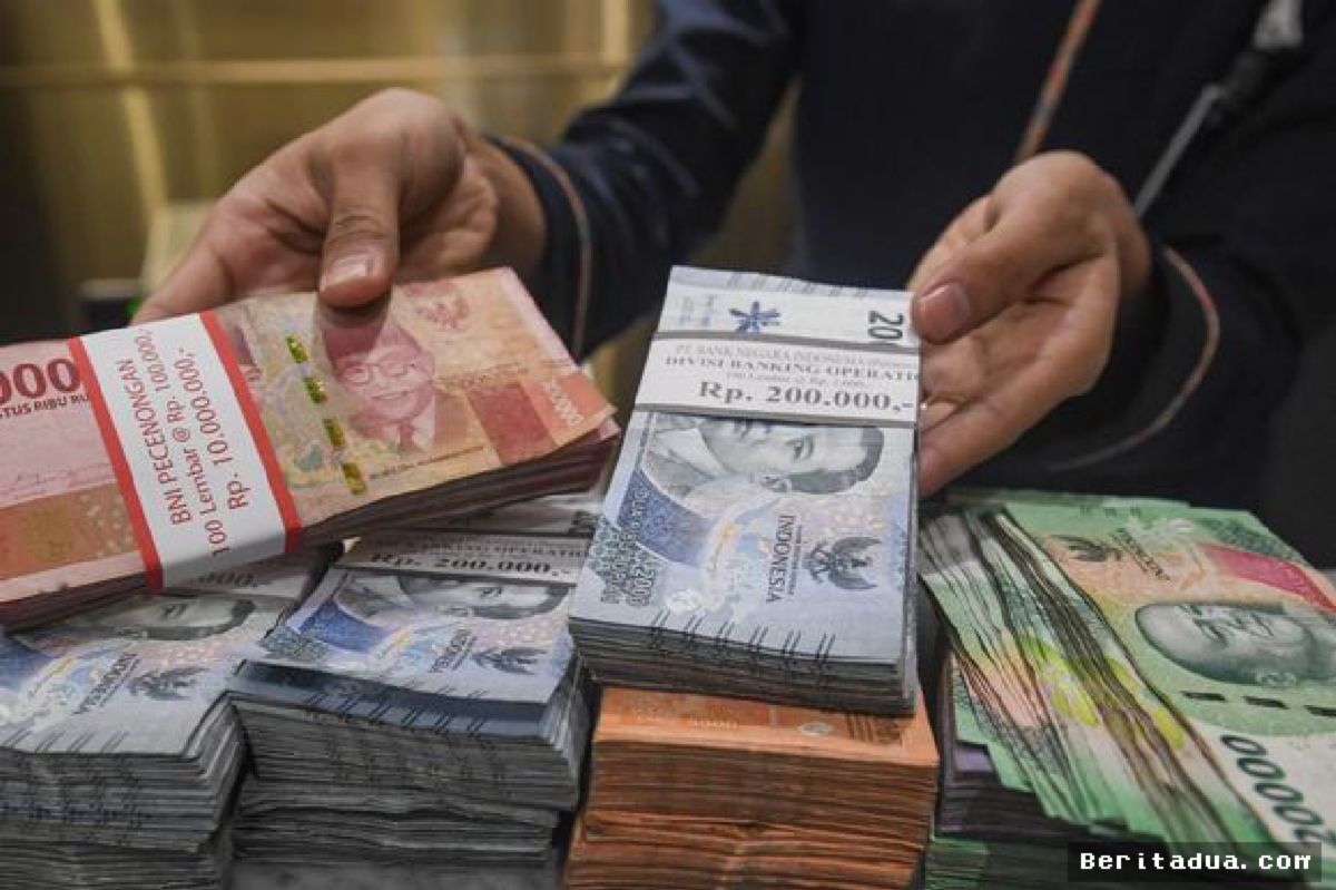 [JAKARTA] — Rupiah Terancam Melemah Akibat Lonjakan Minyak dan Inflasi AS
