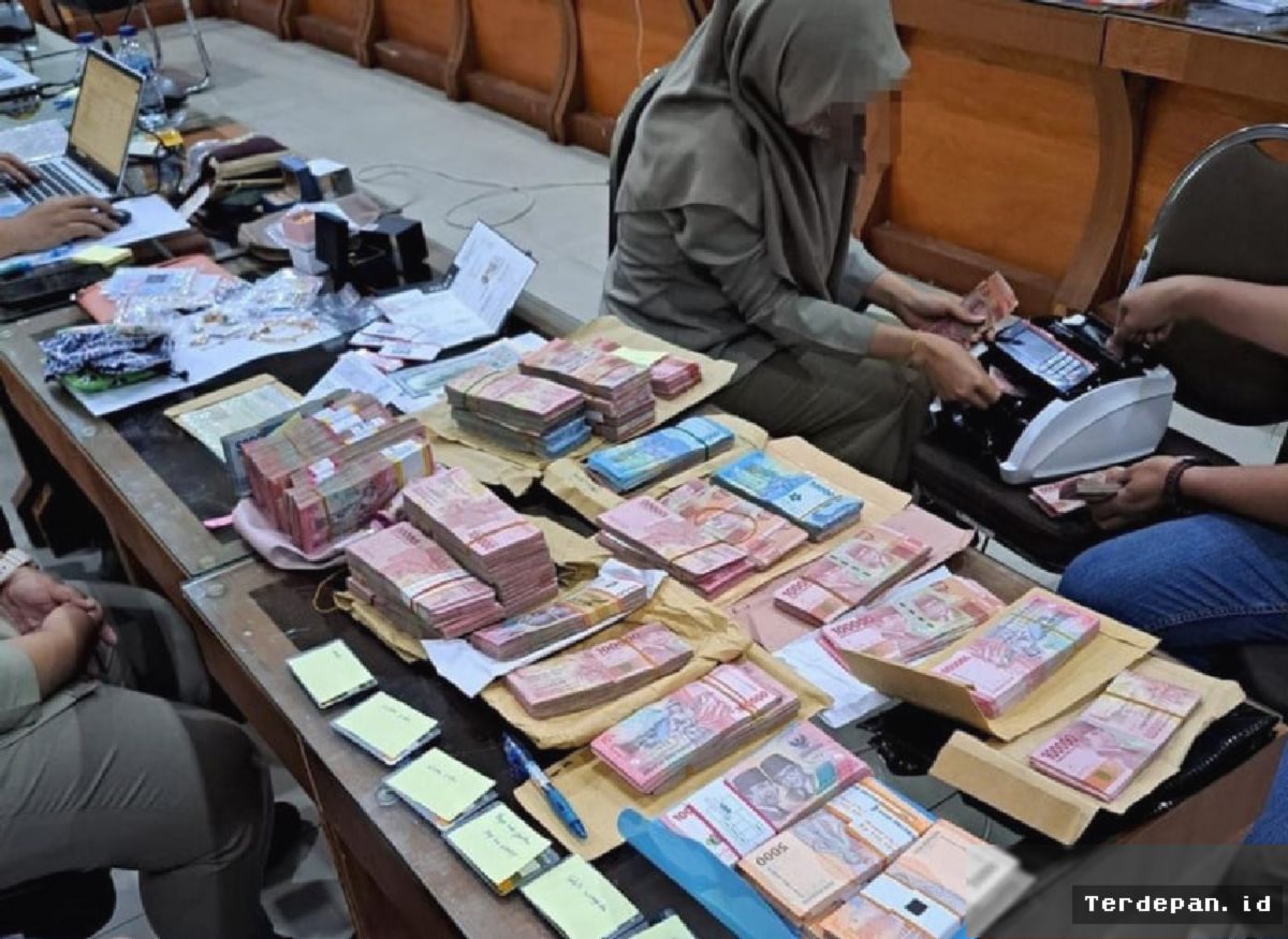 Surabaya — KPK Temukan Rekening Diduga Penampungan Setoran BPN Jatim