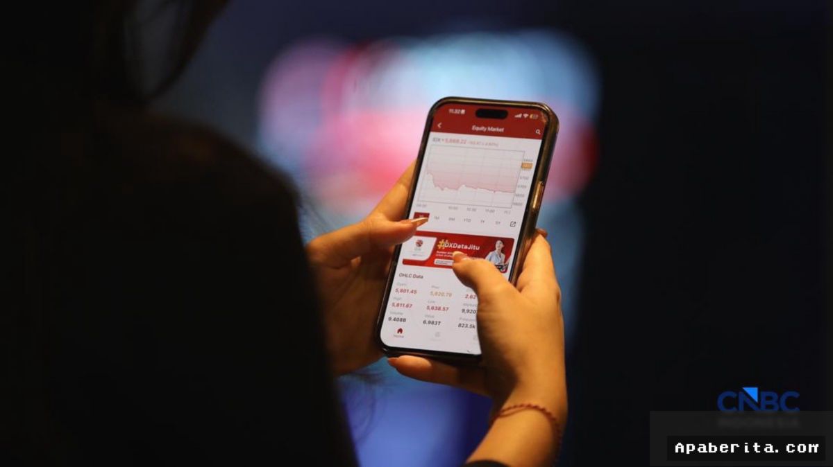 Tiga Direktur AKR Corporindo Kompak Jual 5,18 Juta Saham AKRA