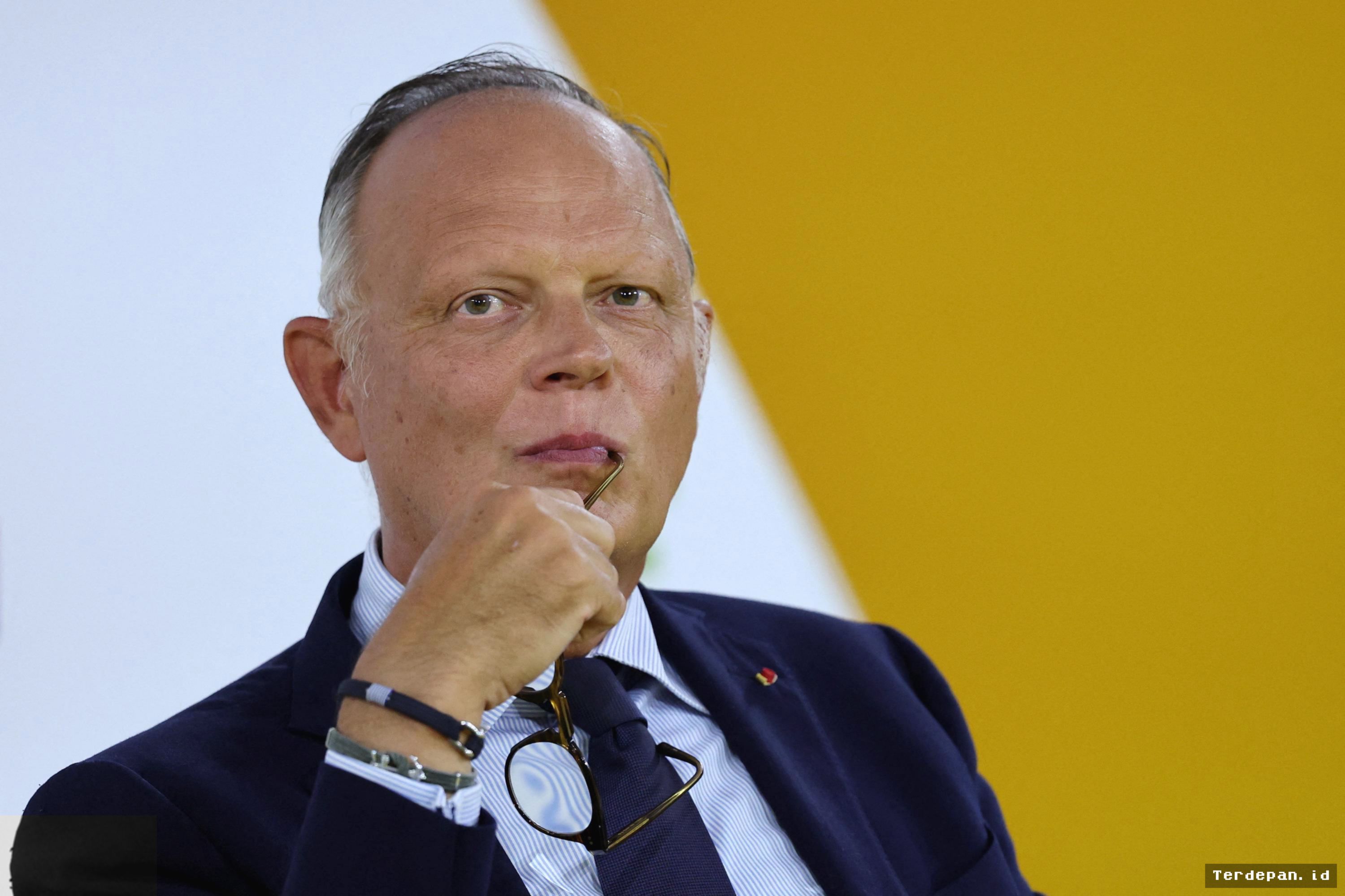 PARIS — Edouard Philippe Tegaskan Strategi Perlahan Menuju Pilpres Prancis