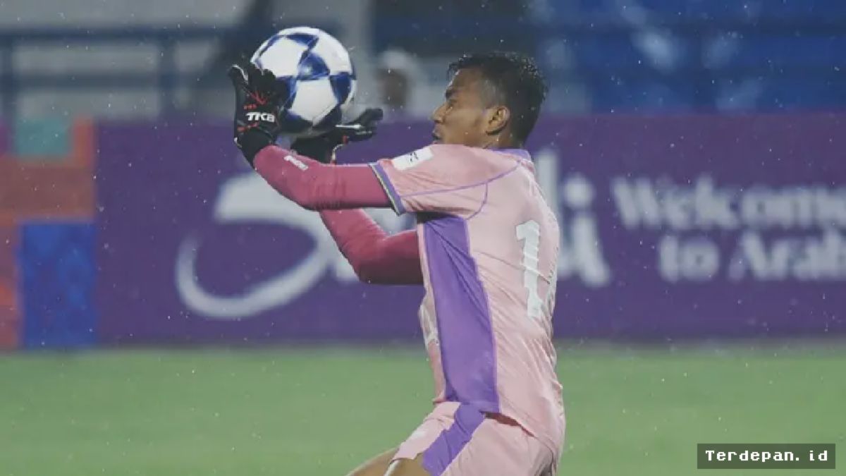 BANDUNG — Teja Paku Alam Tampil Heroik Amankan Poin Persib