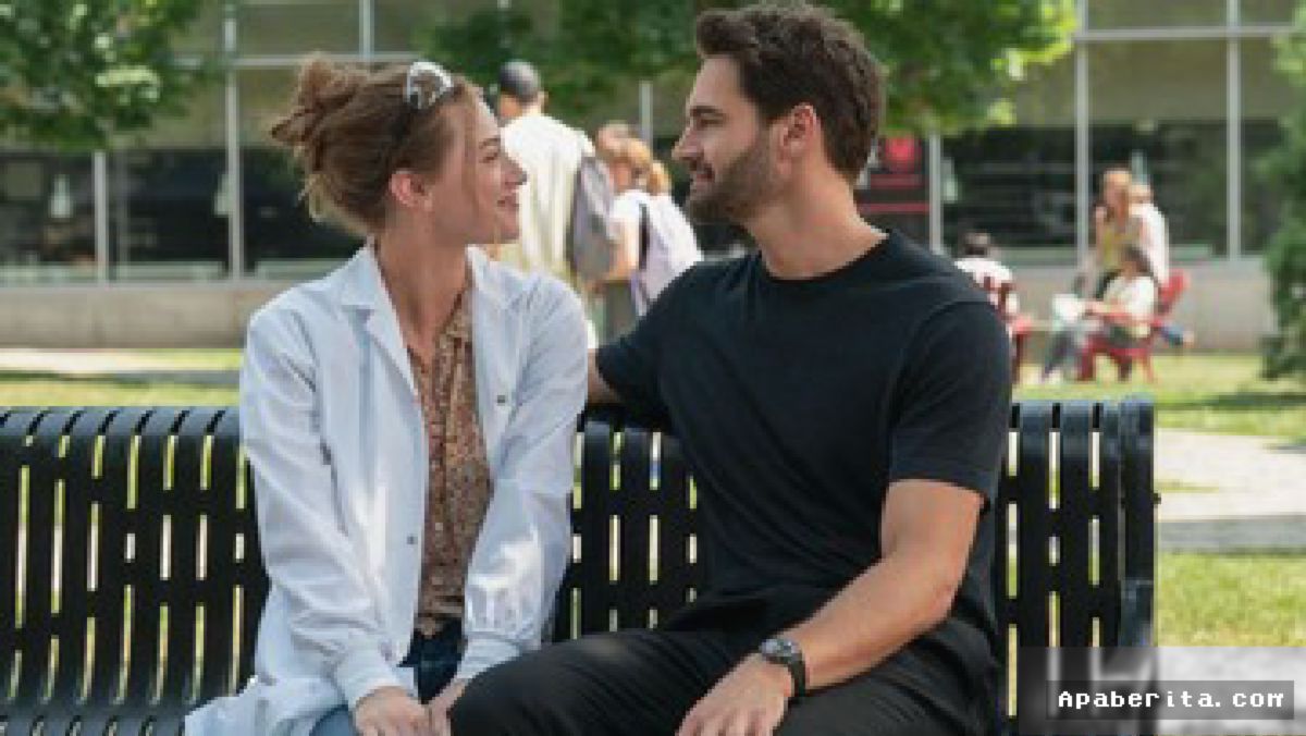 Sinopsis The Love Hypothesis, Kisah Cinta Doktor dan Profesor