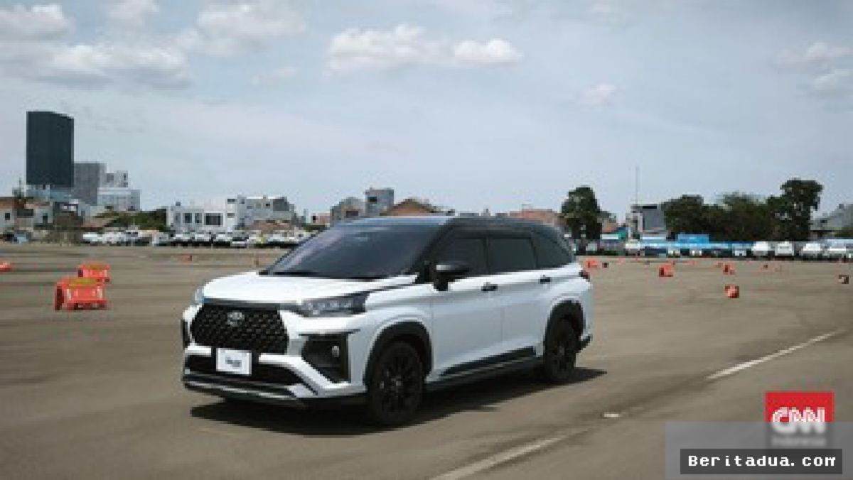 JAKARTA — Toyota Veloz Hybrid Pimpin Penjualan Mobil Ramah Lingkungan