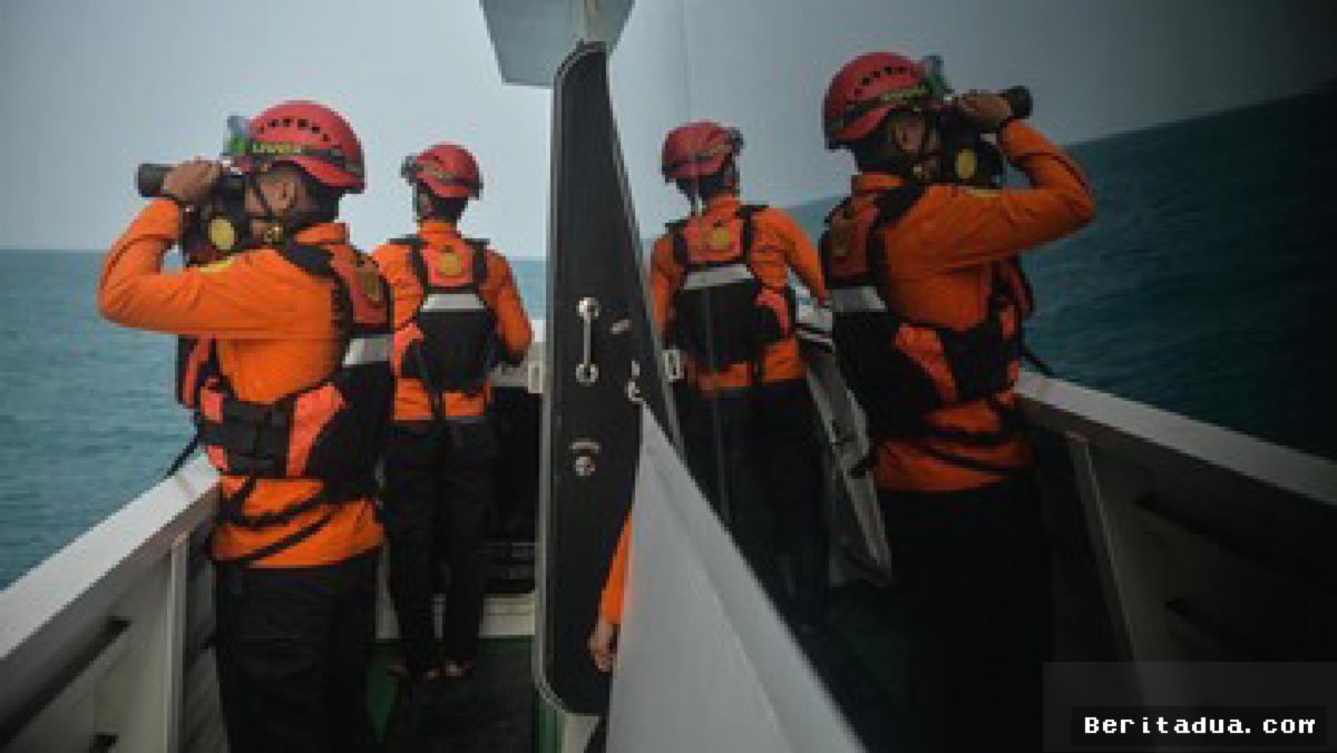 SELAT SUNDA — Tim SAR Sisir Perairan Cari Lima Jurnalis Hilang